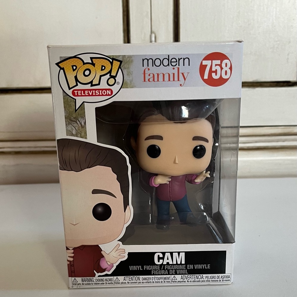 NIB: Funko Pop #758 Modern Family CAM-collectible, TV memorabilia-vinyl figure